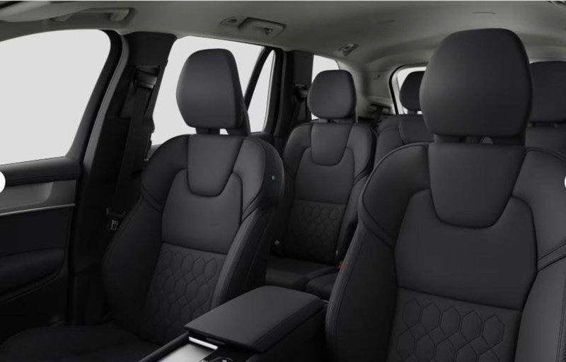 Volvo XC90 nuova a Milano (12)