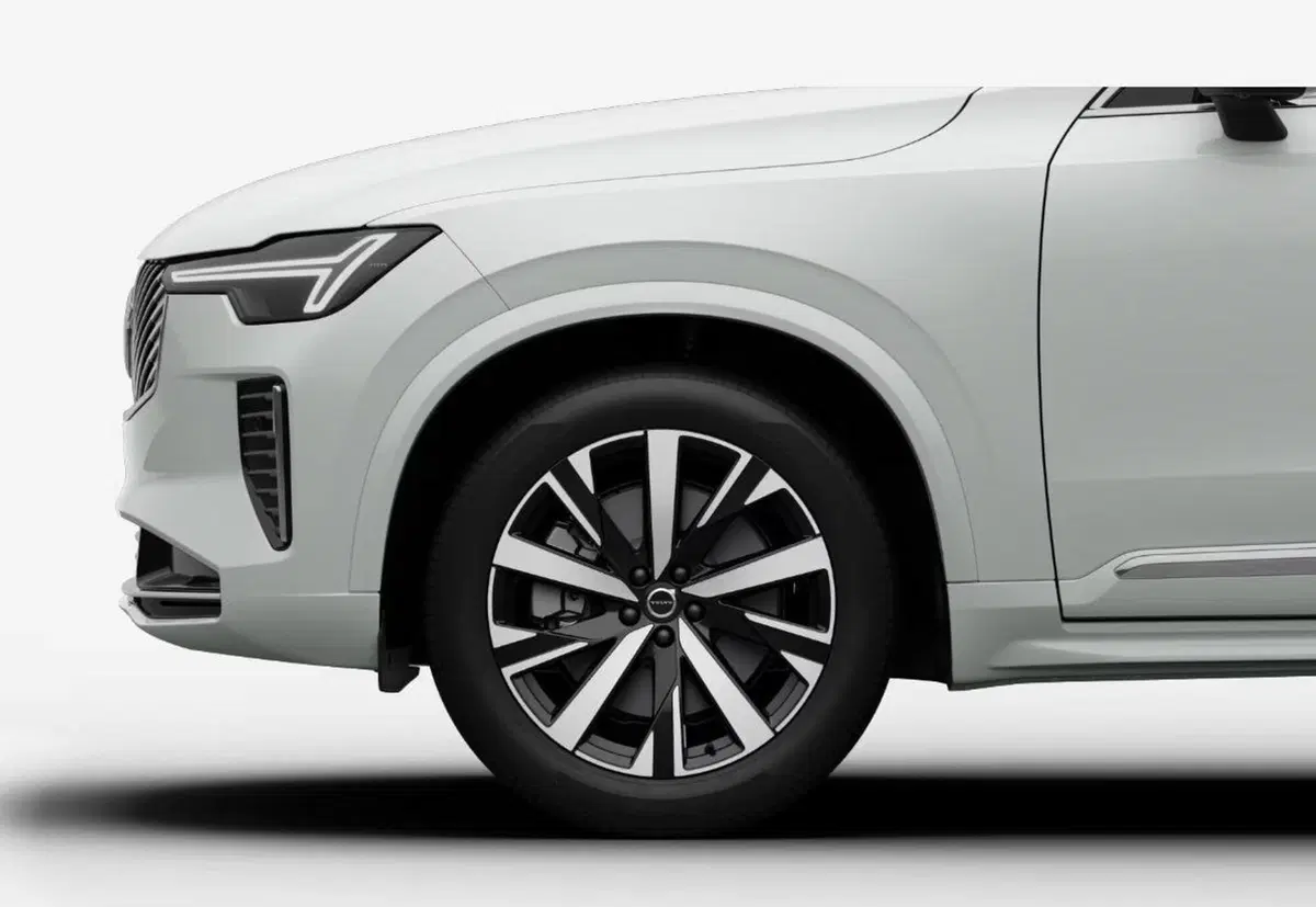 Volvo XC90 nuova a Milano (9)
