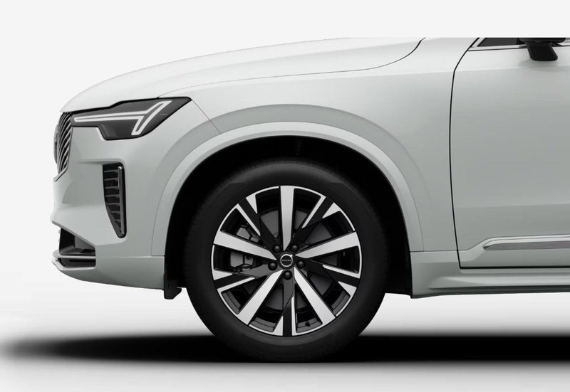 Volvo XC90 nuova a Milano (9)