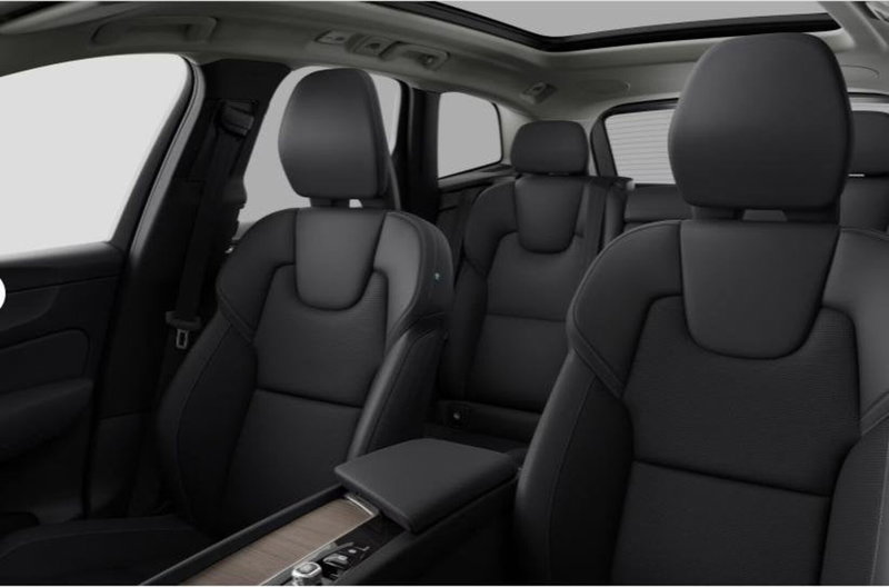 Volvo XC60 nuova a Milano (12)