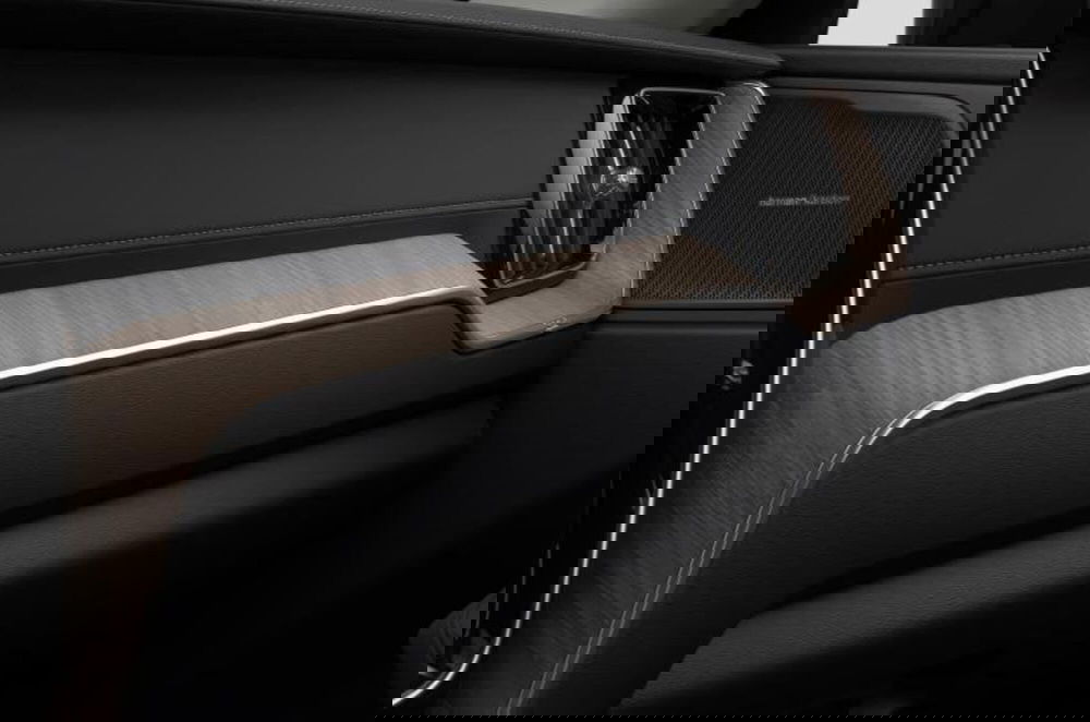 Volvo XC60 nuova a Milano (14)