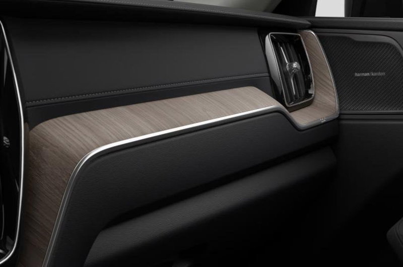 Volvo XC60 nuova a Milano (14)