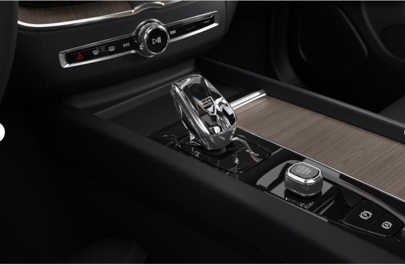Volvo XC60 nuova a Milano (15)