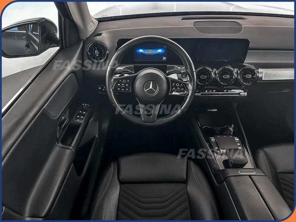 Mercedes-Benz GLB usata a Milano (11)