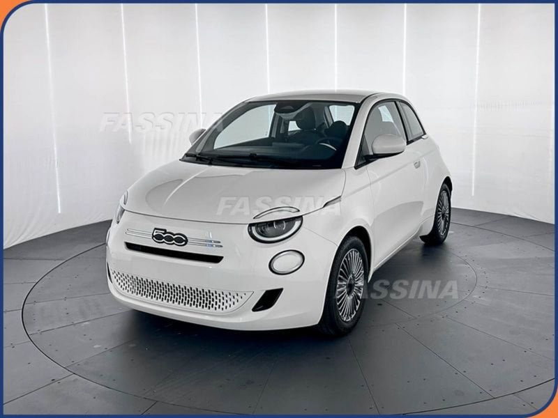 Fiat 500 nuova a Milano (3)
