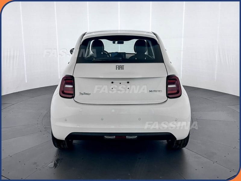 Fiat 500 nuova a Milano (5)
