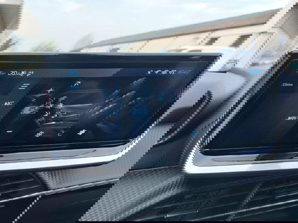 Peugeot 2008 usata a Pavia (8)