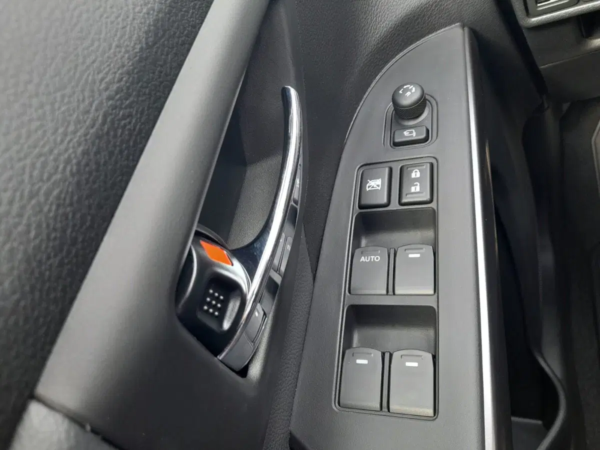 Suzuki S-Cross nuova a L'Aquila (14)