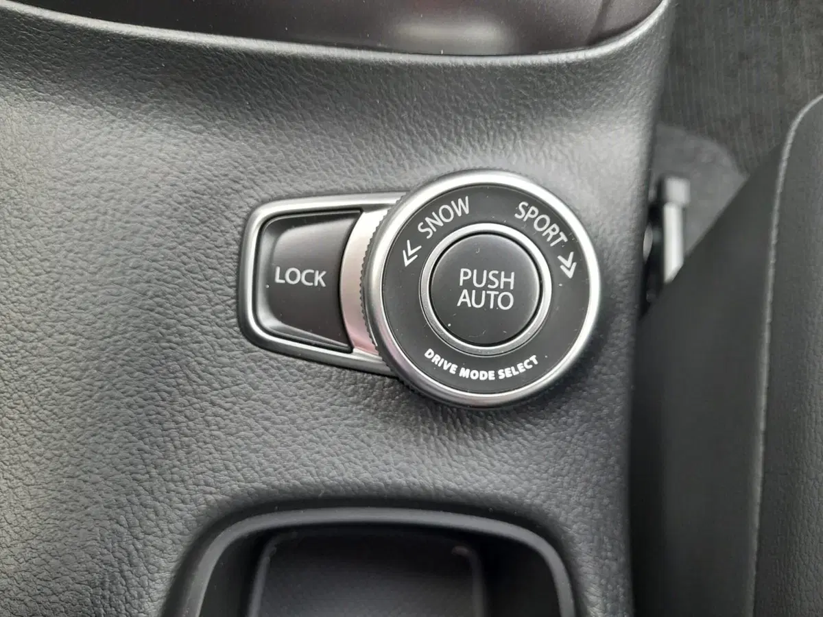 Suzuki S-Cross nuova a L'Aquila (18)