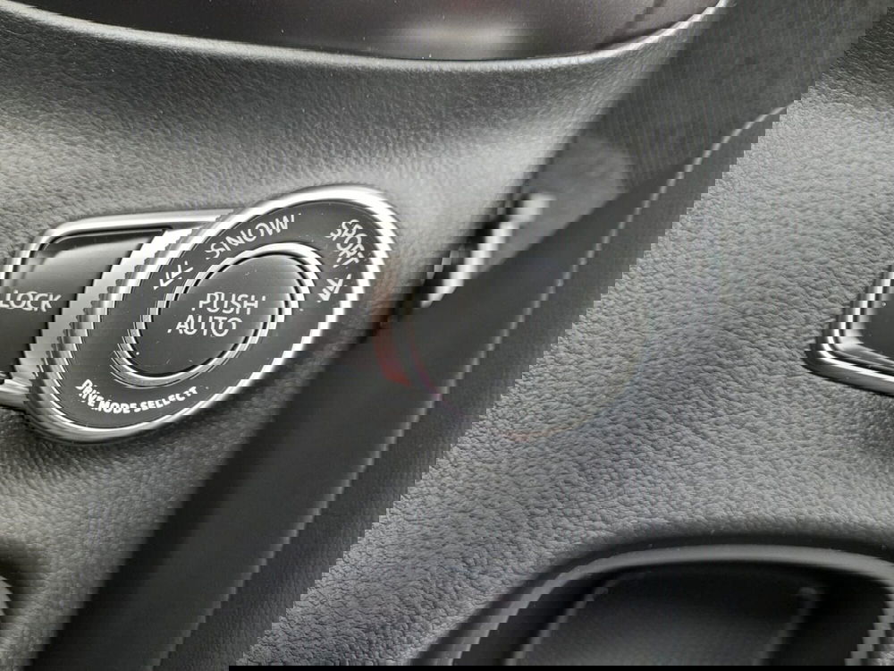 Suzuki S-Cross nuova a L'Aquila (18)