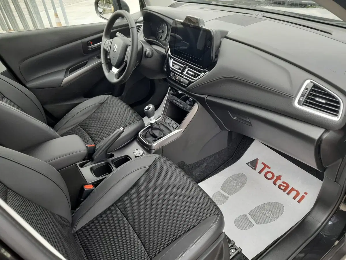 Suzuki S-Cross nuova a L'Aquila (8)