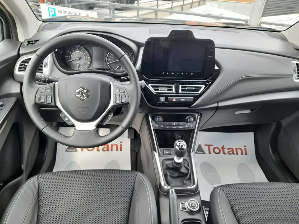 Suzuki S-Cross nuova a L'Aquila (9)