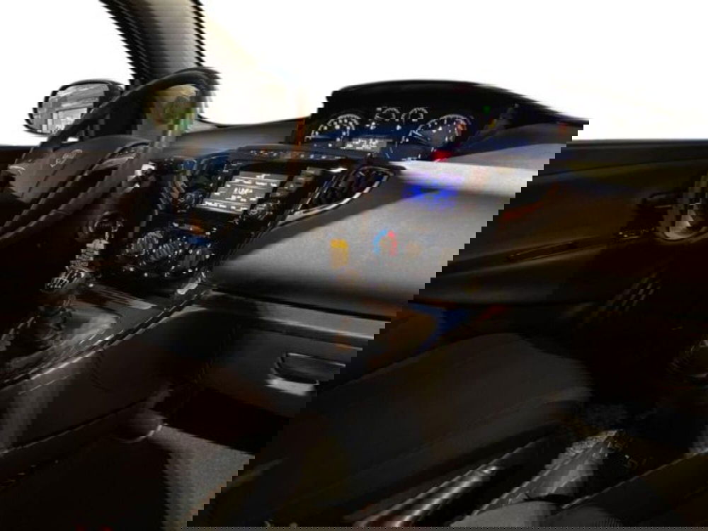 Lancia Ypsilon usata a Ancona (15)