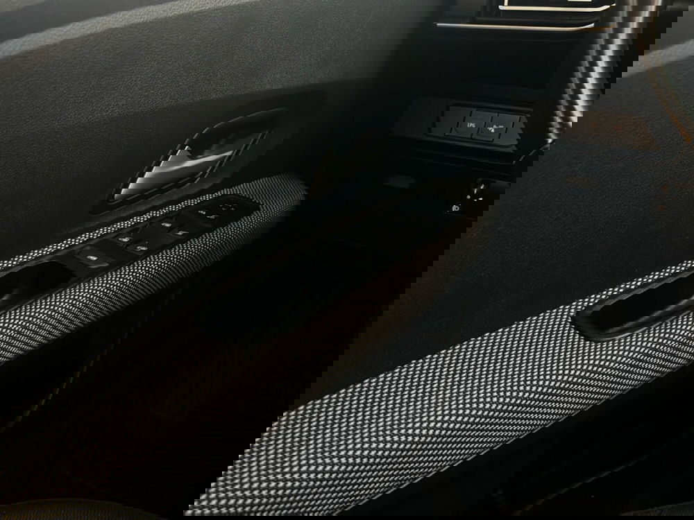 Dacia Jogger usata a Roma (13)