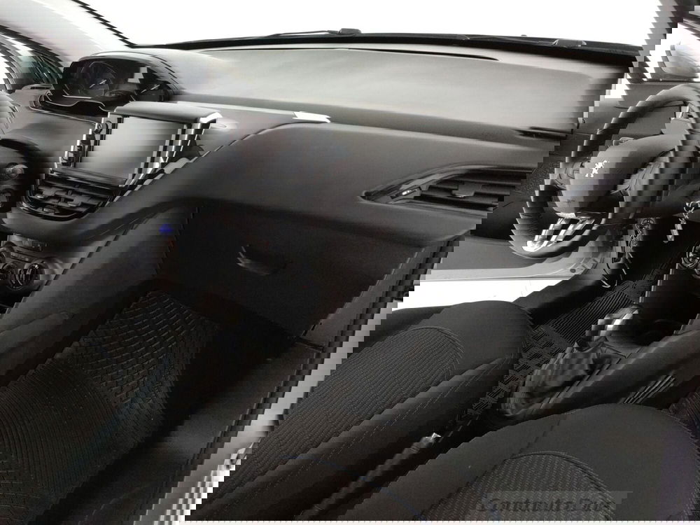 Peugeot 208 usata a Caserta (16)