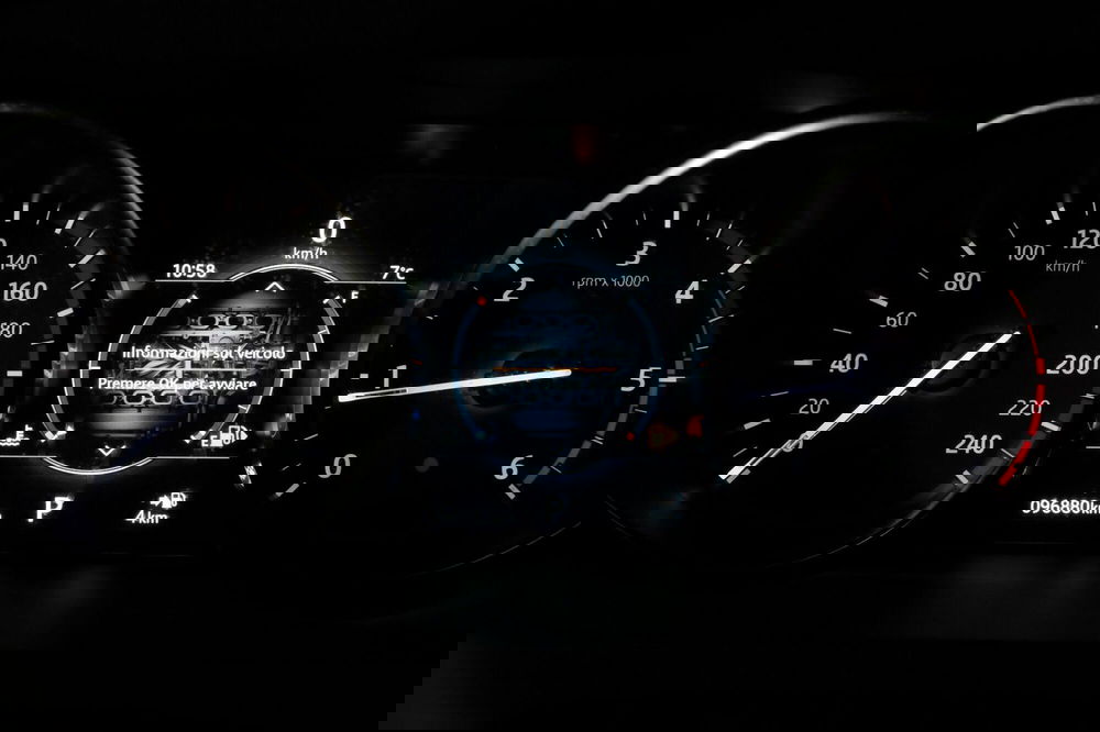 Land Rover Discovery Sport usata a Torino (14)