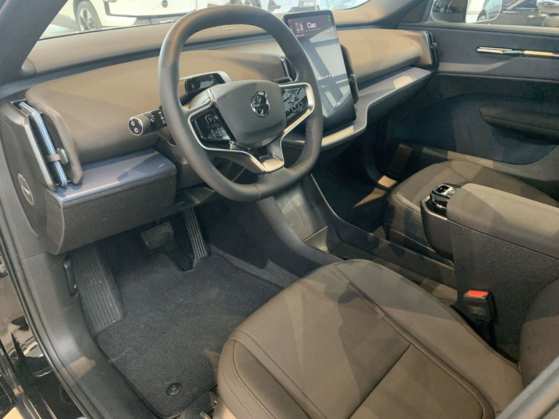 Volvo EX30 Cross Country nuova a Ferrara (10)