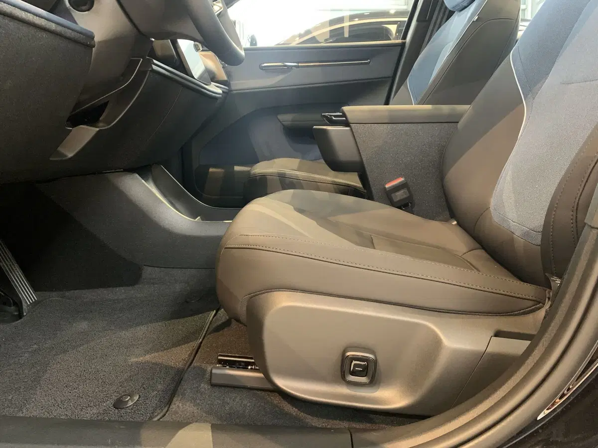 Volvo EX30 Cross Country nuova a Ferrara (11)