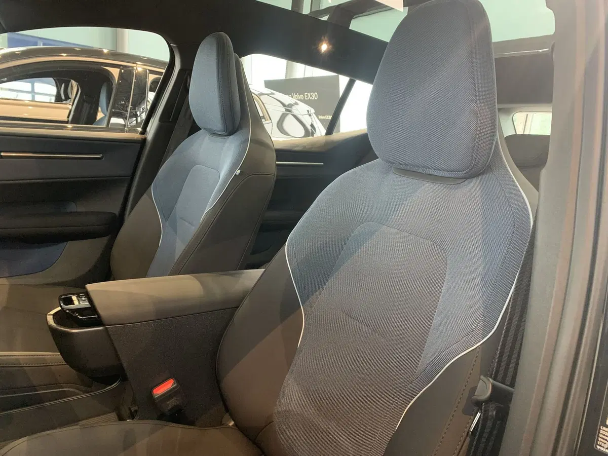 Volvo EX30 Cross Country nuova a Ferrara (13)