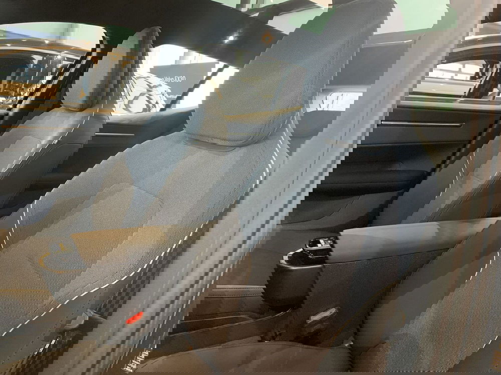Volvo EX30 Cross Country nuova a Ferrara (13)