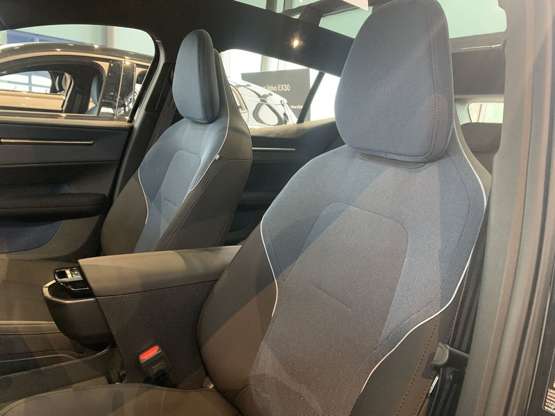 Volvo EX30 Cross Country nuova a Ferrara (13)