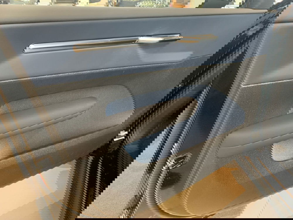 Volvo EX30 Cross Country nuova a Ferrara (14)