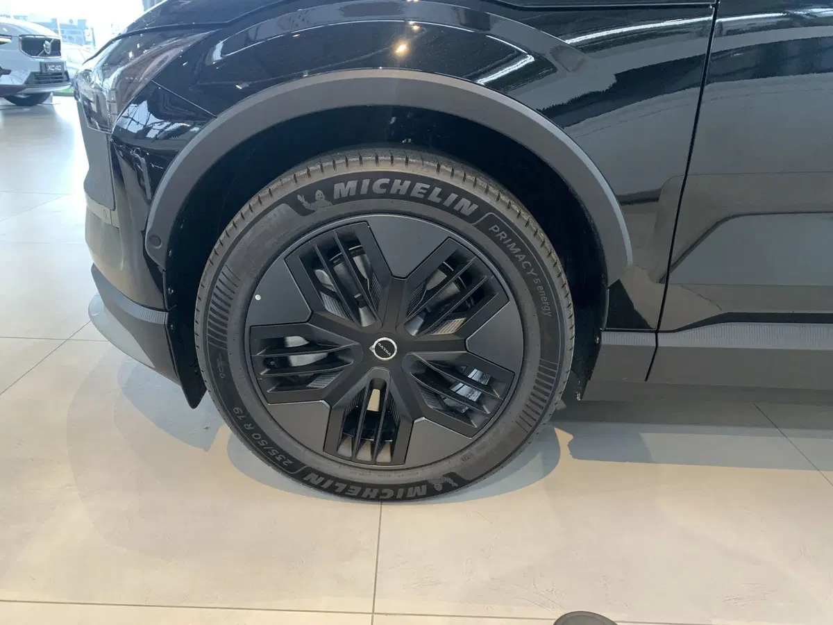 Volvo EX30 Cross Country nuova a Ferrara (6)