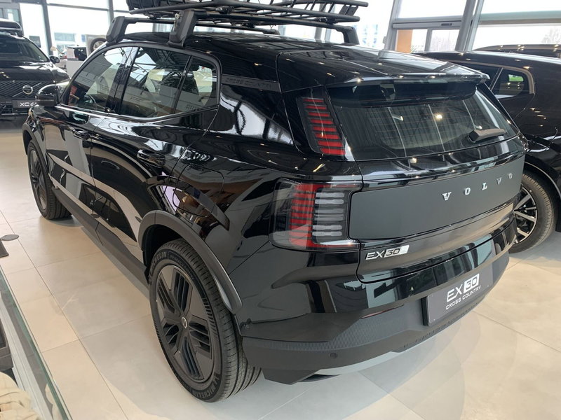 Volvo EX30 Cross Country nuova a Ferrara (7)