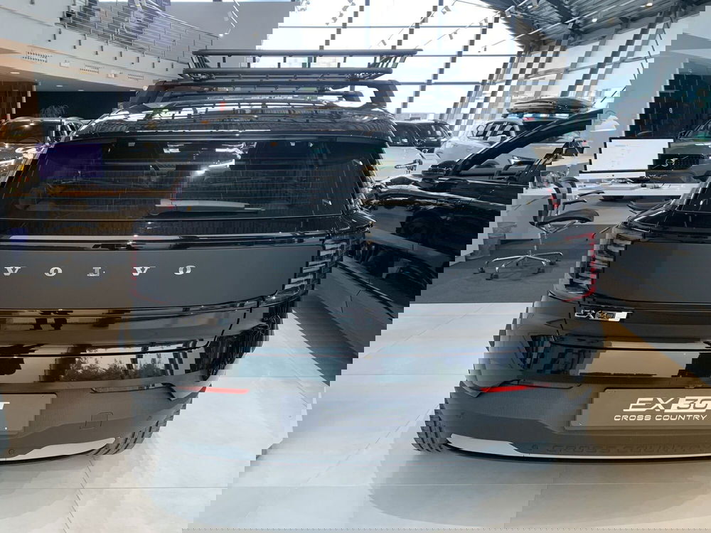 Volvo EX30 Cross Country nuova a Ferrara (8)