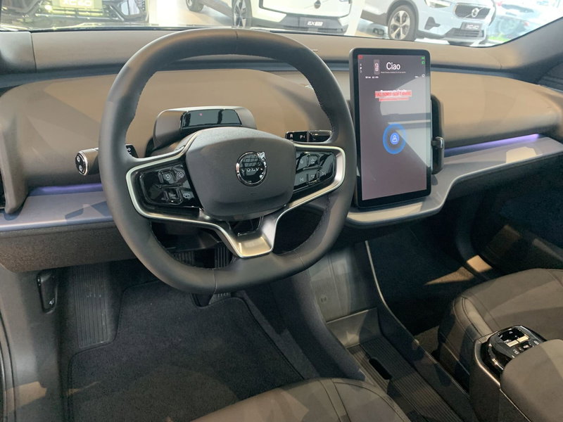 Volvo EX30 Cross Country nuova a Ferrara (9)