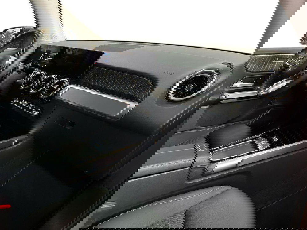 Mercedes-Benz GLB usata a Bari (9)