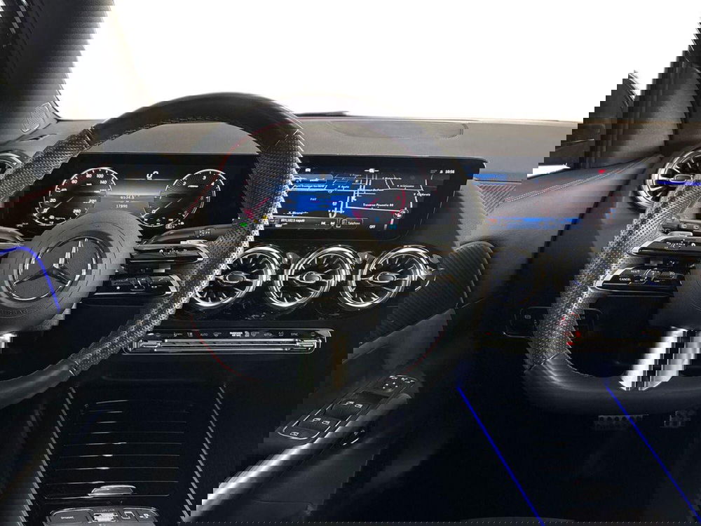 Mercedes-Benz GLA SUV usata a Bari (11)