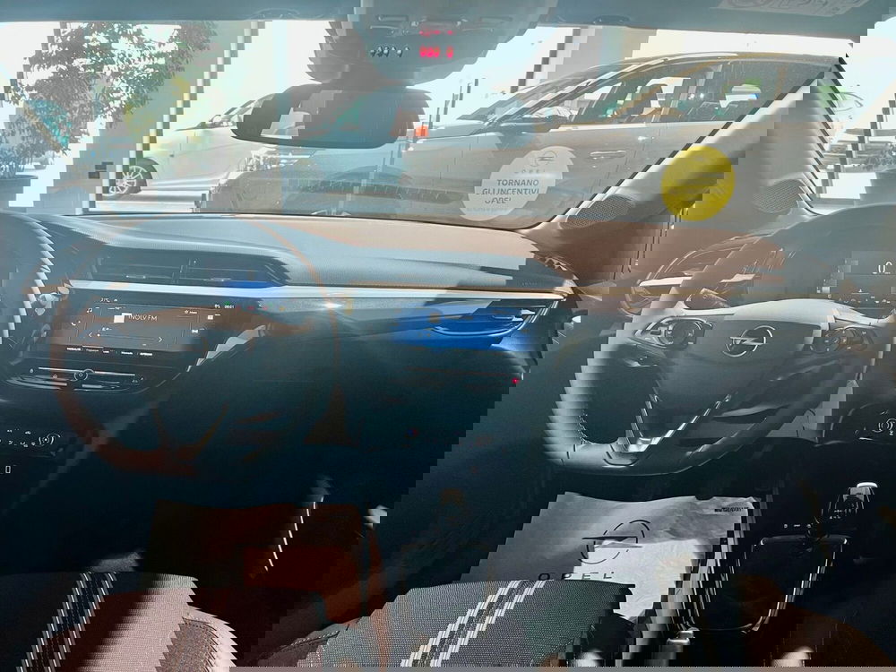 Opel Corsa nuova a Bari (17)