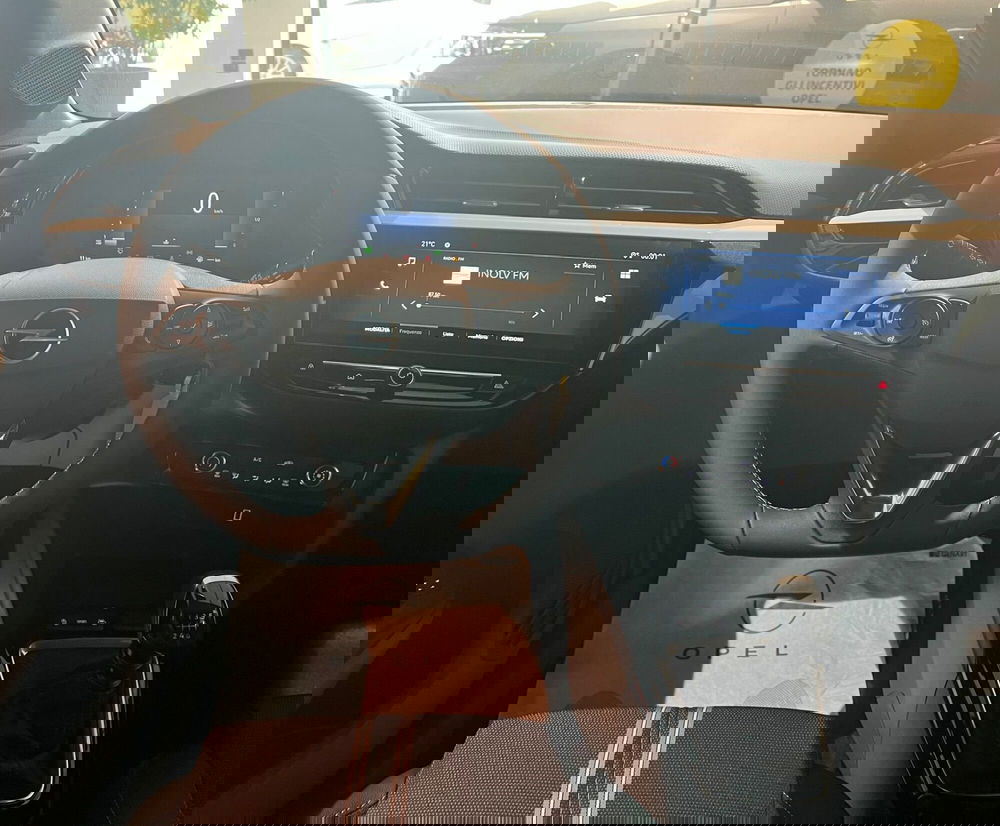 Opel Corsa nuova a Bari (18)