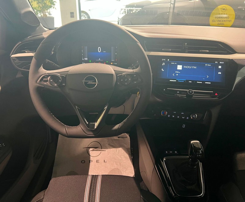 Opel Corsa nuova a Bari (18)