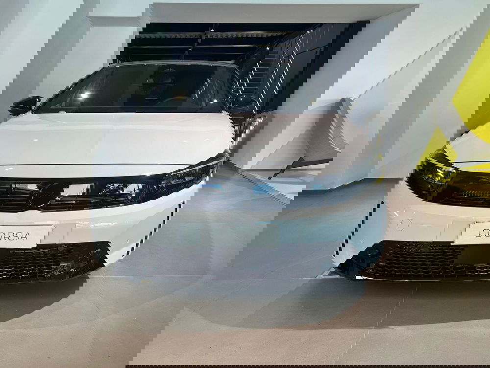 Opel Corsa nuova a Bari (2)