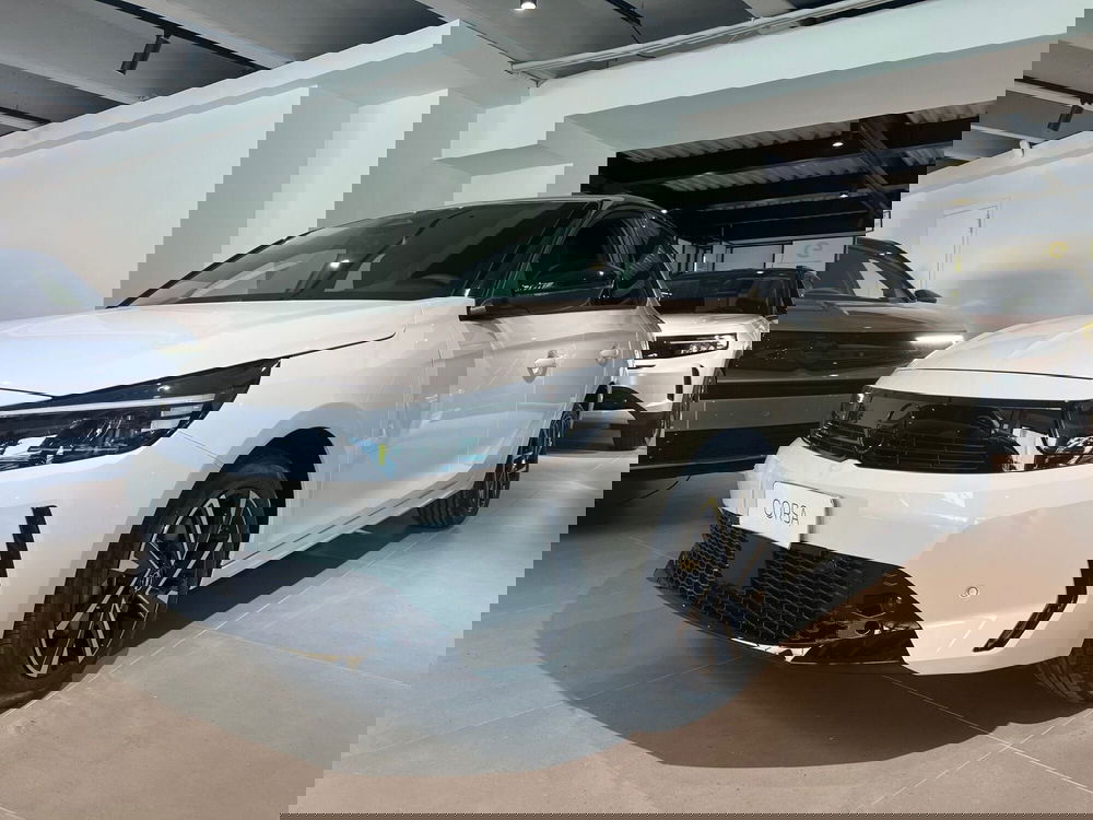 Opel Corsa nuova a Bari (3)