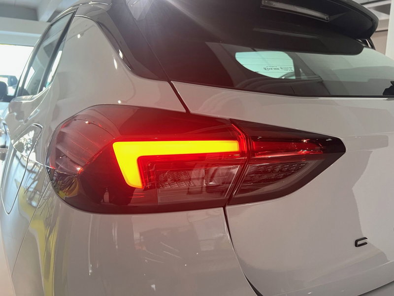 Opel Corsa nuova a Bari (6)