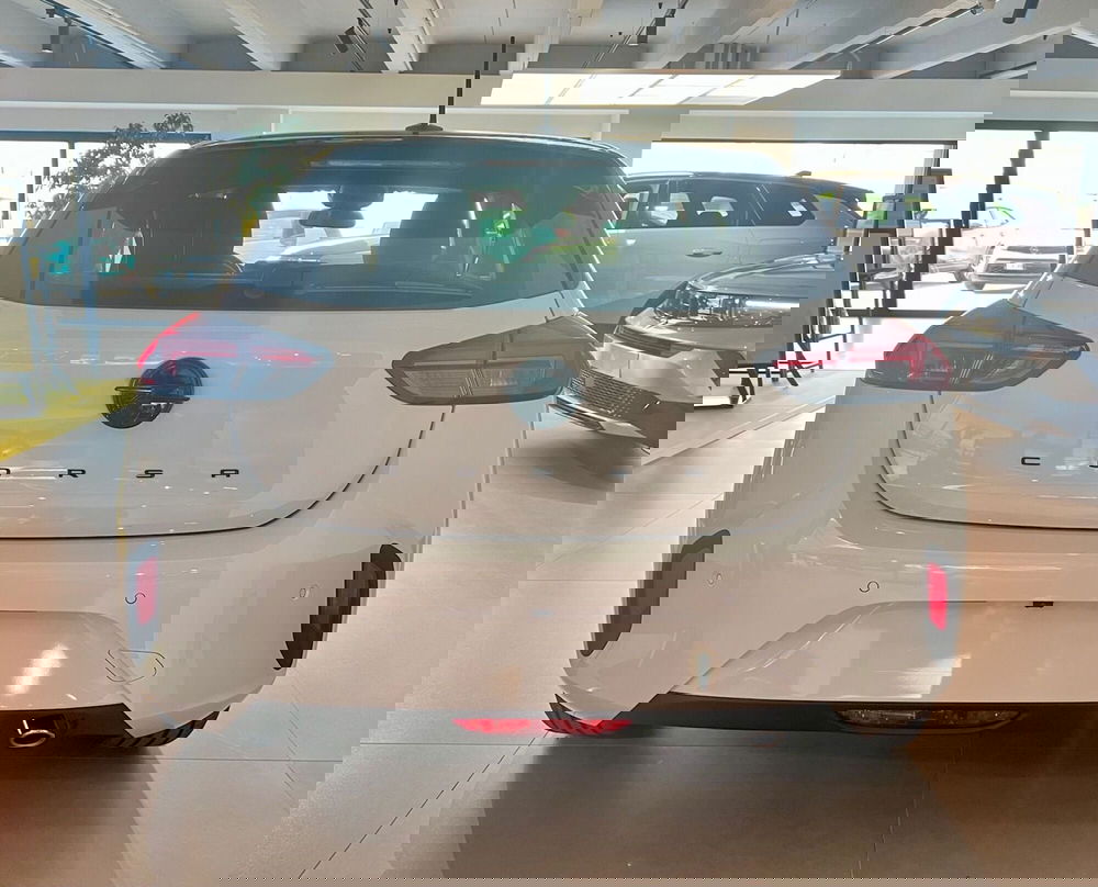 Opel Corsa nuova a Bari (8)