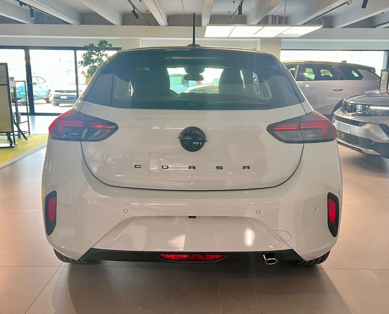 Opel Corsa nuova a Bari (8)