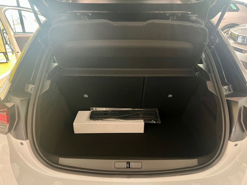 Opel Corsa nuova a Bari (9)