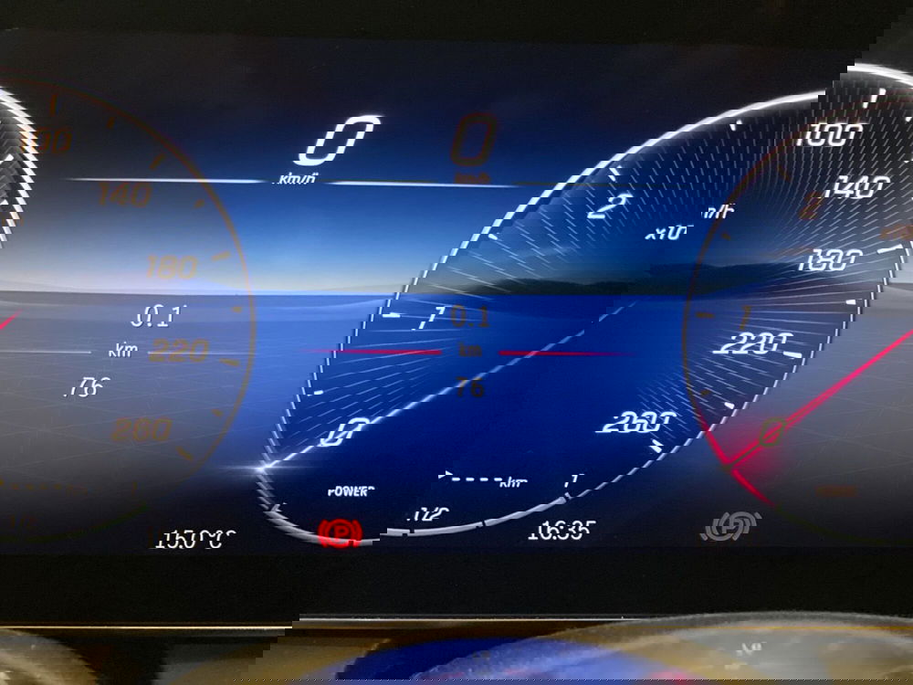 Mercedes-Benz GLC nuova a Napoli (11)