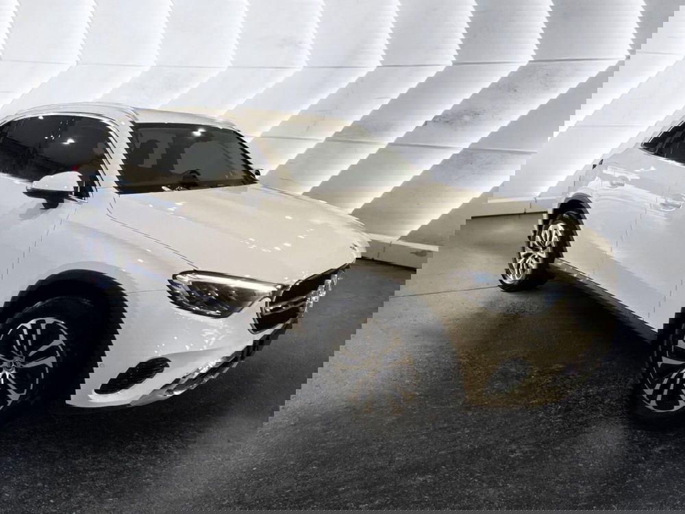 Mercedes-Benz GLC nuova a Napoli (3)