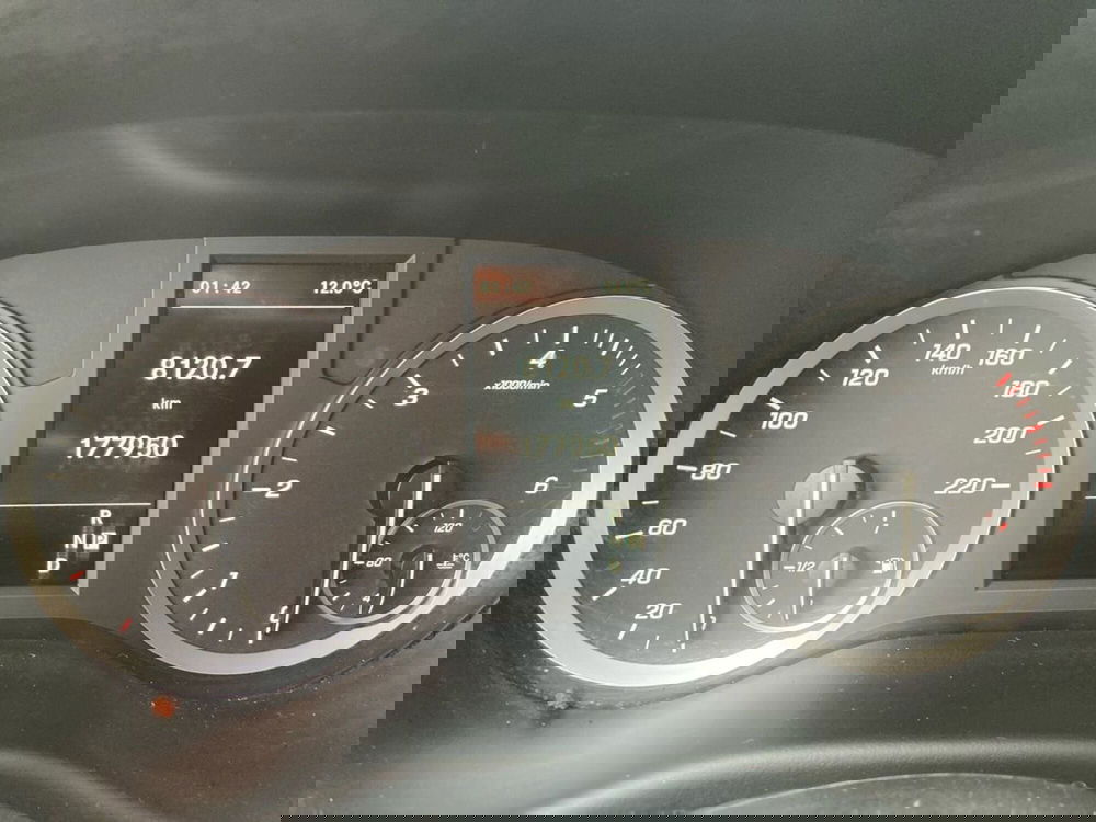 Mercedes-Benz Vito usata a Milano (13)