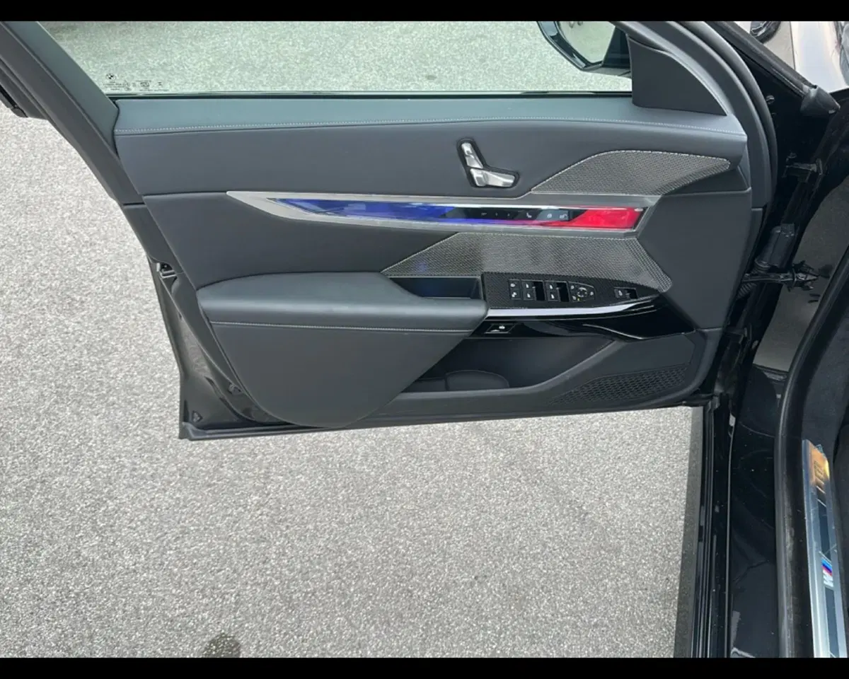 BMW Serie 7 usata a Caserta (13)