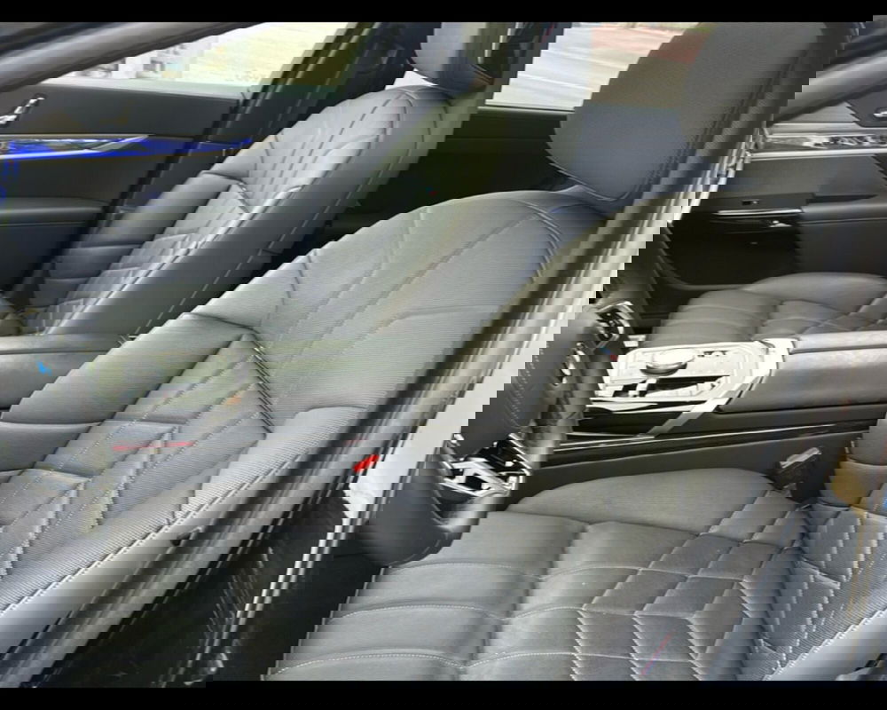 BMW Serie 7 usata a Caserta (18)