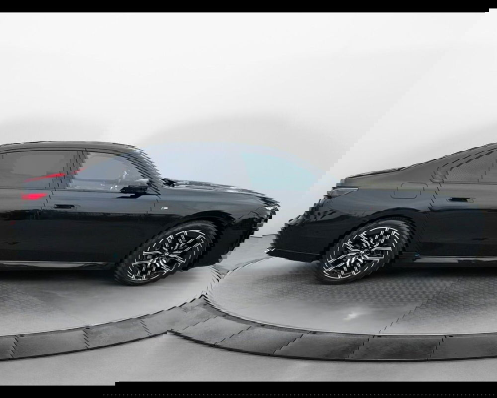 BMW Serie 7 usata a Caserta (5)