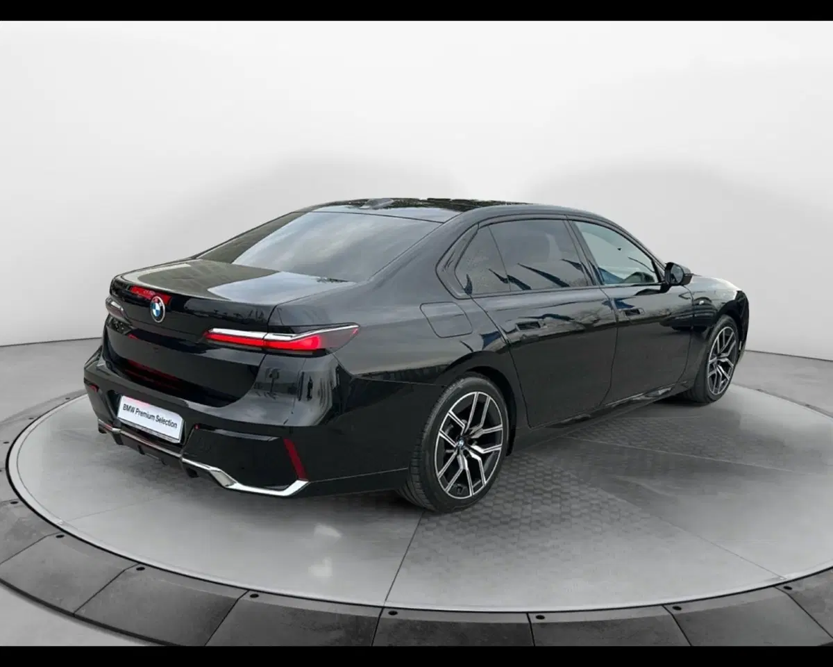 BMW Serie 7 usata a Caserta (6)