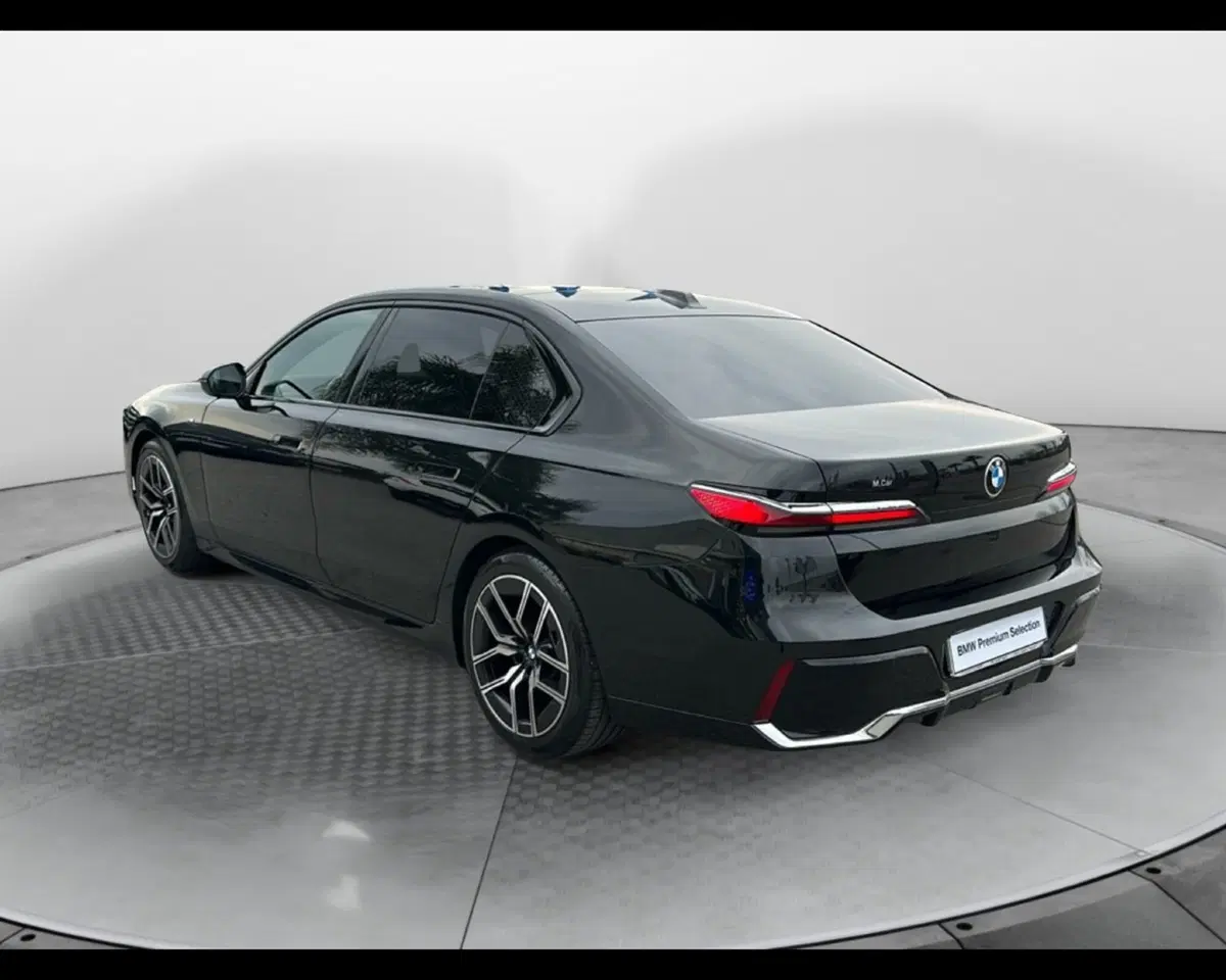 BMW Serie 7 usata a Caserta (8)