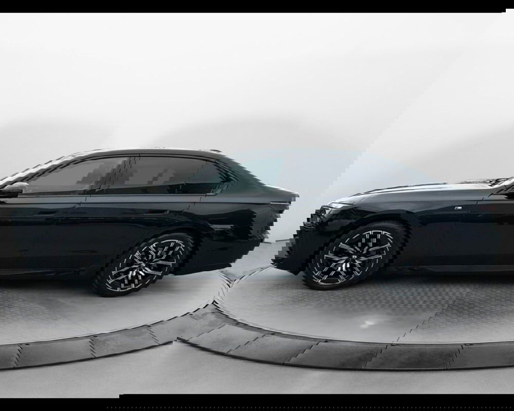 BMW Serie 7 usata a Caserta (9)